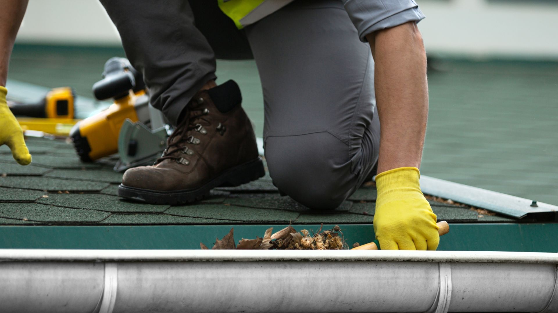 How to repair a dented gutter