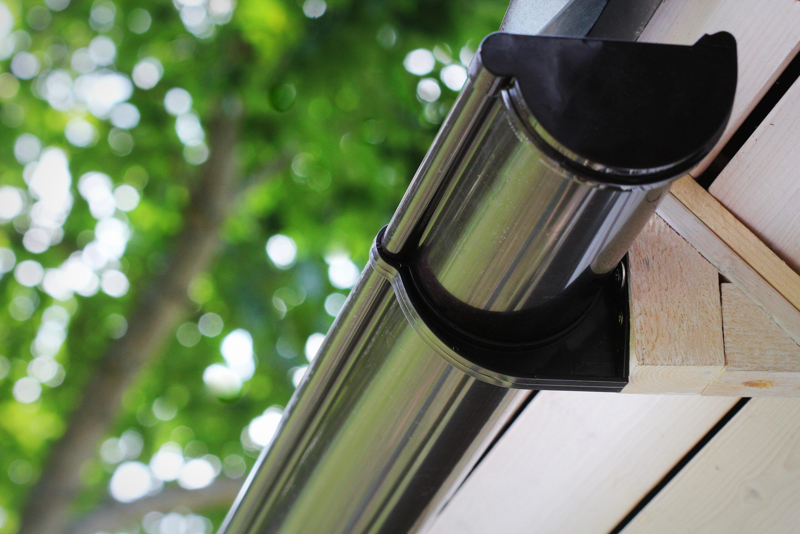How to Attach Gutters Safely: Tools, Tips & Steps